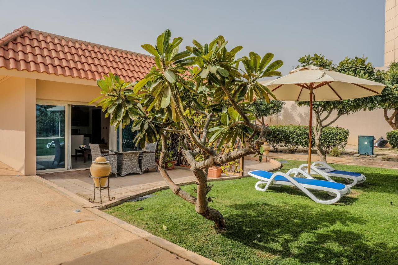 Danat Jebel Dhanna Resort Exterior photo Villa in Al Reef